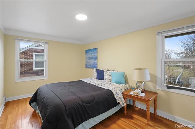 Builiding view eleven for 11557 Rossiter, Detroit, MI. 48224