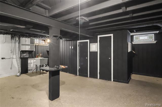 Builiding view fifteen for 11557 Rossiter, Detroit, MI. 48224