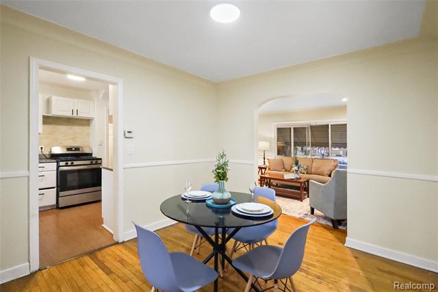 Builiding view six for 11557 Rossiter, Detroit, MI. 48224