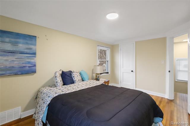 Builiding view twelve for 11557 Rossiter, Detroit, MI. 48224