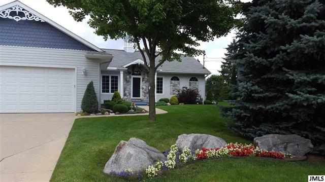 front view for 312 Riviera Dr, Brooklyn, Mi. 49230