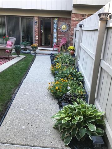 Builiding view five for 42373 Dianna, Clinton Township, MI. 48038