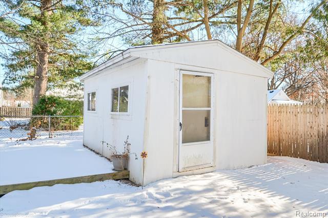 Builiding view thirty five for 285 Dirgo, Imlay City, MI. 48444