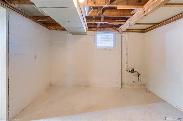 Builiding view thirty one for 285 Dirgo, Imlay City, MI. 48444