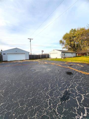 Builiding view thirty two for 7410 Frankenmuth, Vassar, MI. 48768