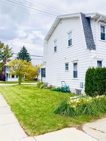 Builiding view five for 917 Barnes, Lansing, MI. 48910