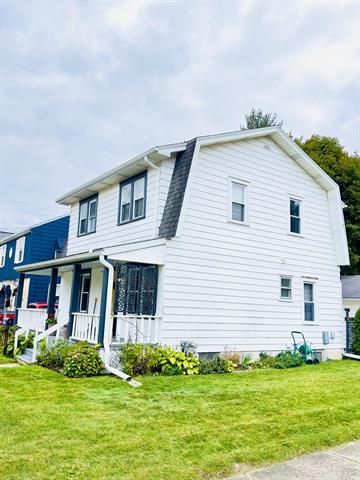 Builiding view one for 917 Barnes, Lansing, MI. 48910