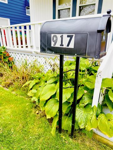 Builiding view six for 917 Barnes, Lansing, MI. 48910