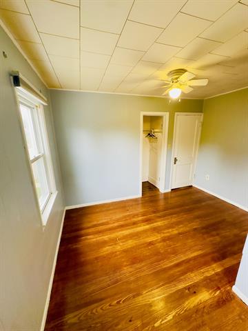 Builiding view twenty four for 917 Barnes, Lansing, MI. 48910