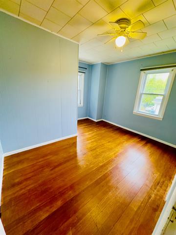 Builiding view twenty three for 917 Barnes, Lansing, MI. 48910