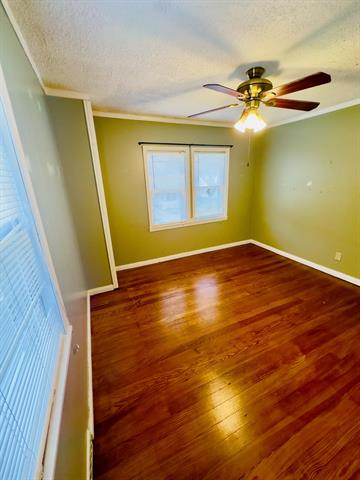 Builiding view twenty two for 917 Barnes, Lansing, MI. 48910