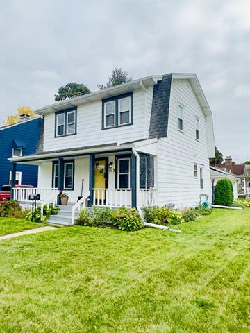 Builiding view two for 917 Barnes, Lansing, MI. 48910