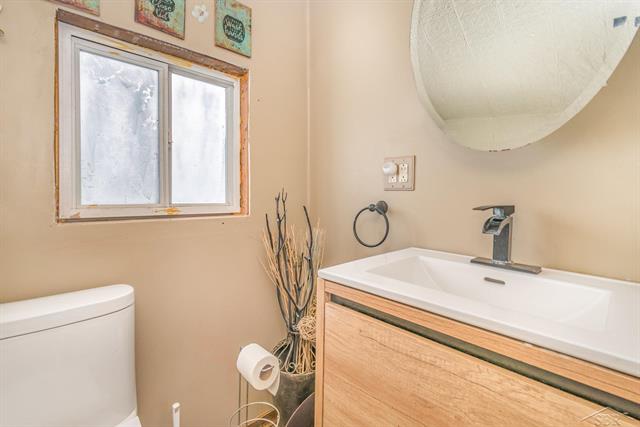 Builiding view eight for 2309 Pennsylvania, Lansing, MI. 48910