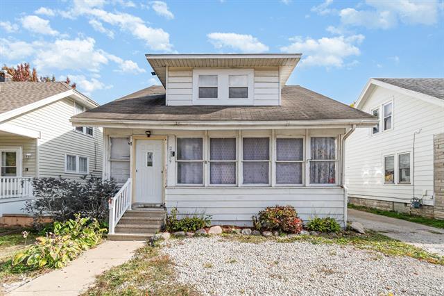 Builiding view eighteen for 2309 Pennsylvania, Lansing, MI. 48910