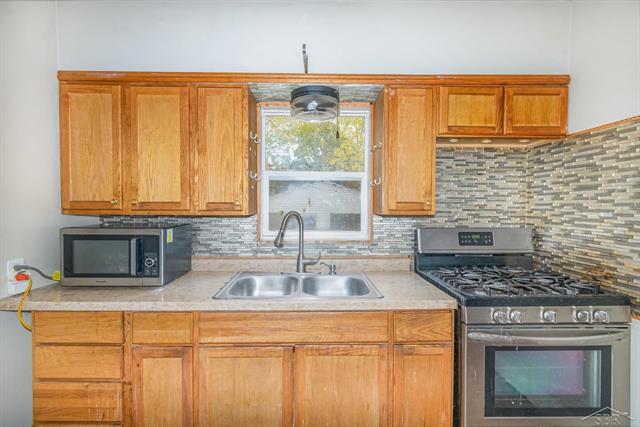 Builiding view six for 2309 Pennsylvania, Lansing, MI. 48910