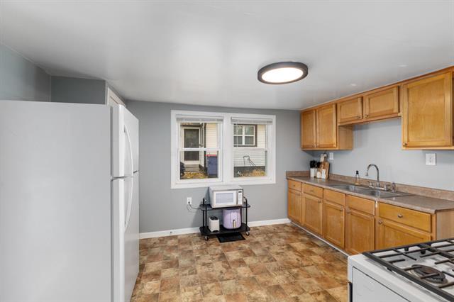 Builiding view nine for 536 Wright, Grand Rapids, MI. 49505