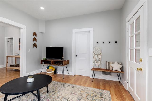 Builiding view six for 536 Wright, Grand Rapids, MI. 49505