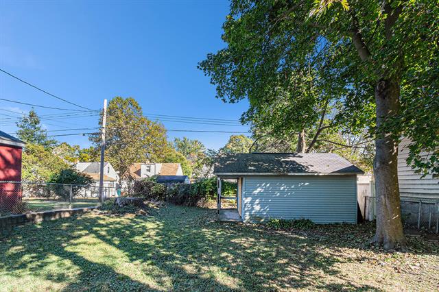 Builiding view seventeen for 3611 Homewood, Lansing, MI. 48910