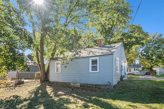Builiding view sixteen for 3611 Homewood, Lansing, MI. 48910