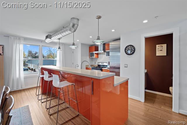 Builiding view eleven for 670 W 11 Mile, Royal Oak, MI. 48067