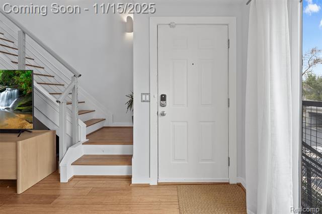 Builiding view five for 670 W 11 Mile, Royal Oak, MI. 48067