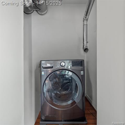 Builiding view thirty for 670 W 11 Mile, Royal Oak, MI. 48067