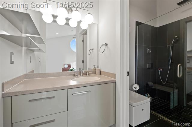 Builiding view twenty nine for 670 W 11 Mile, Royal Oak, MI. 48067