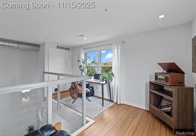 Builiding view twenty one for 670 W 11 Mile, Royal Oak, MI. 48067