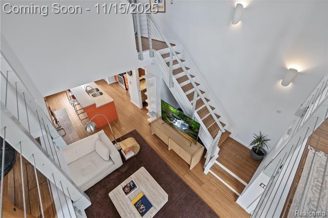 Builiding view twenty three for 670 W 11 Mile, Royal Oak, MI. 48067