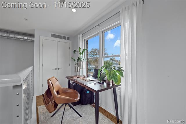 Builiding view twenty two for 670 W 11 Mile, Royal Oak, MI. 48067