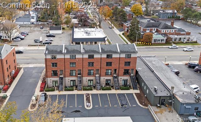 Builiding view two for 670 W 11 Mile, Royal Oak, MI. 48067