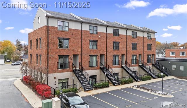 front view for 670 W 11 Mile Rd, Royal Oak, Mi. 48067