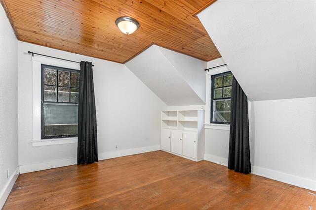 Builiding view fifteen for 739 California, Alma, MI. 48801