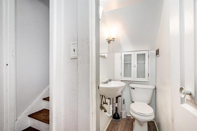 Builiding view nine for 739 California, Alma, MI. 48801