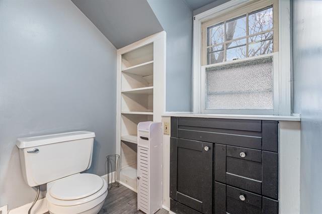 Builiding view seventeen for 739 California, Alma, MI. 48801