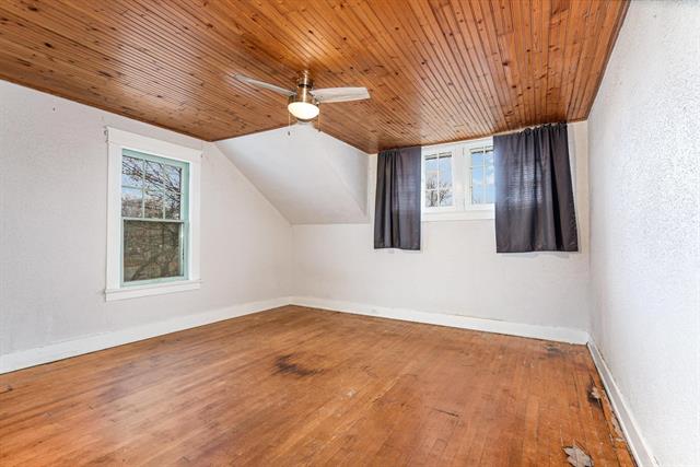 Builiding view sixteen for 739 California, Alma, MI. 48801