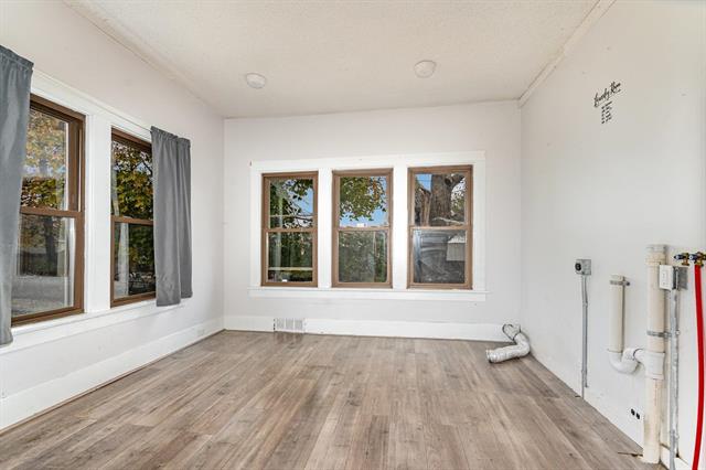 Builiding view ten for 739 California, Alma, MI. 48801