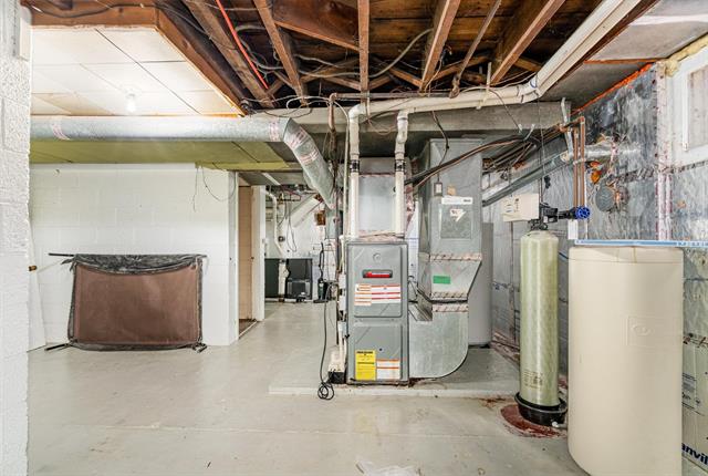 Builiding view twenty three for 739 California, Alma, MI. 48801