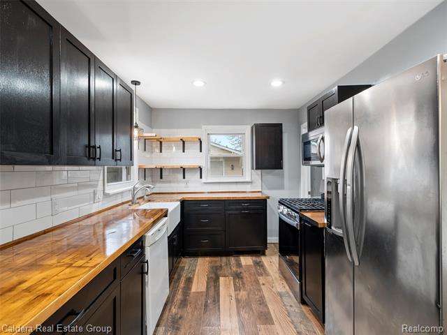 Builiding view four for 26745 Brush, Madison Heights, MI. 48071