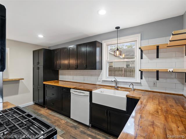 Builiding view six for 26745 Brush, Madison Heights, MI. 48071