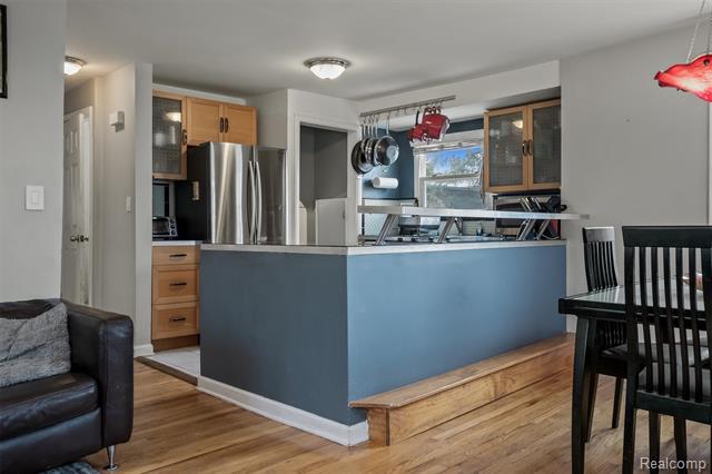 Builiding view five for 2435 Sunnyknoll, Berkley, MI. 48072