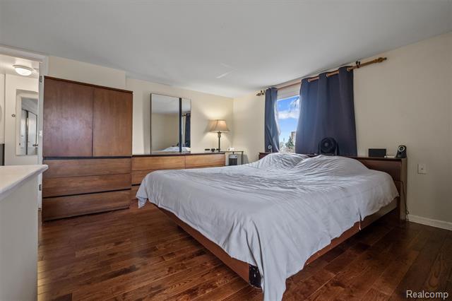 Builiding view fourteen for 2435 Sunnyknoll, Berkley, MI. 48072