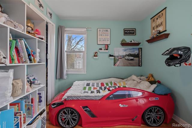 Builiding view thirteen for 2435 Sunnyknoll, Berkley, MI. 48072