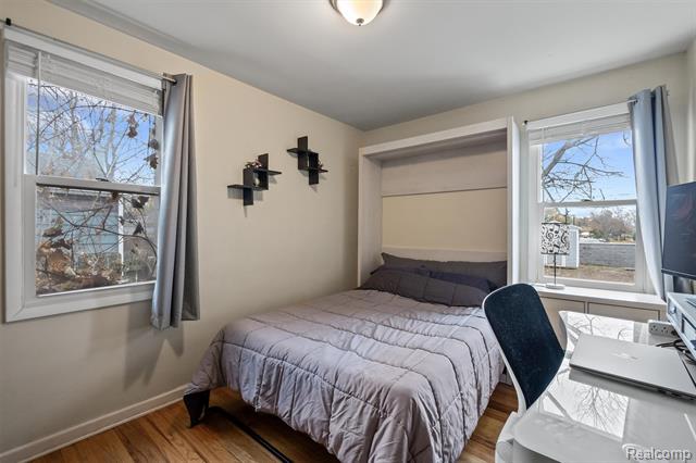 Builiding view twelve for 2435 Sunnyknoll, Berkley, MI. 48072