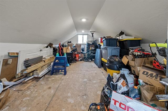 Builiding view twenty nine for 2435 Sunnyknoll, Berkley, MI. 48072