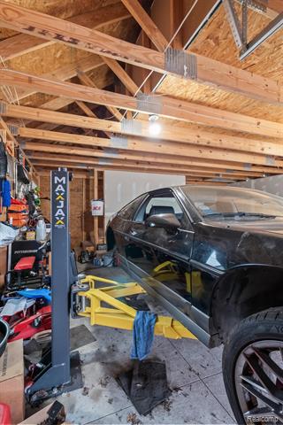 Builiding view twenty seven for 2435 Sunnyknoll, Berkley, MI. 48072