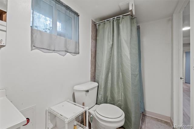 Builiding view twenty three for 2435 Sunnyknoll, Berkley, MI. 48072