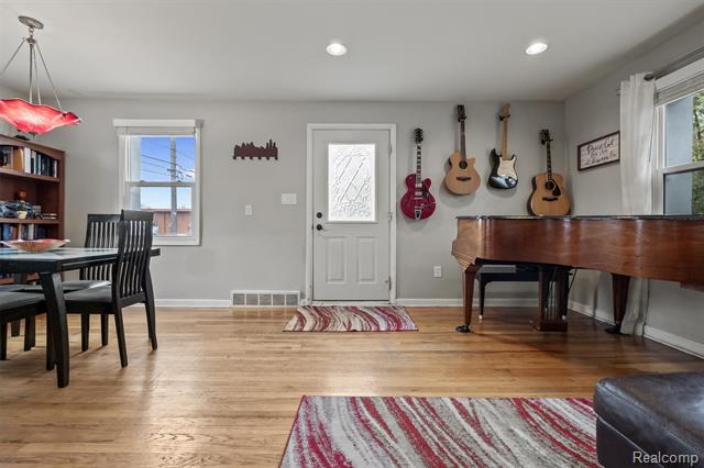 Builiding view two for 2435 Sunnyknoll, Berkley, MI. 48072