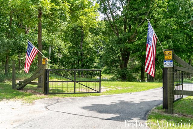 Builiding view one for 4751 Johnson, Gowen, MI. 49326