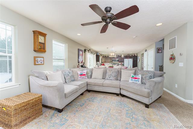 Builiding view thirteen for 7047 Bennington Greens, Owosso, MI. 48867